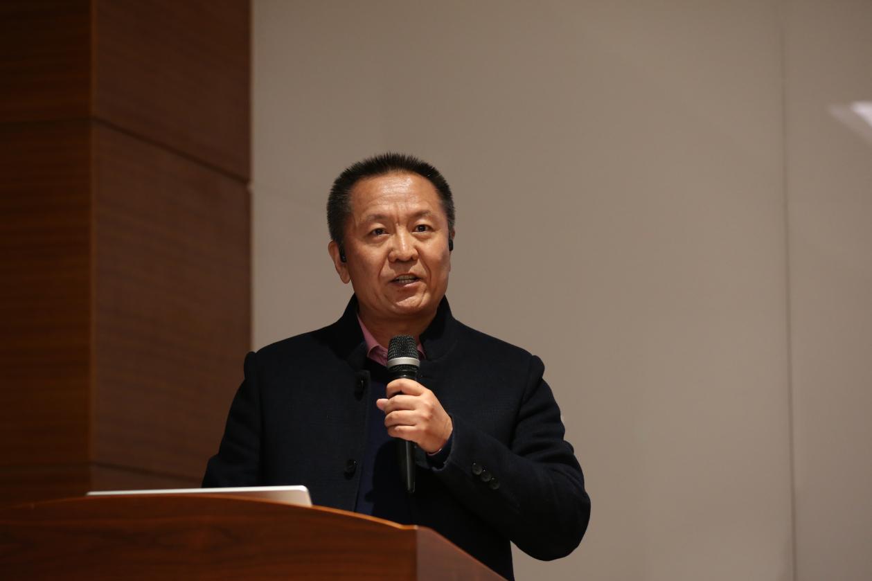 周波主持现场